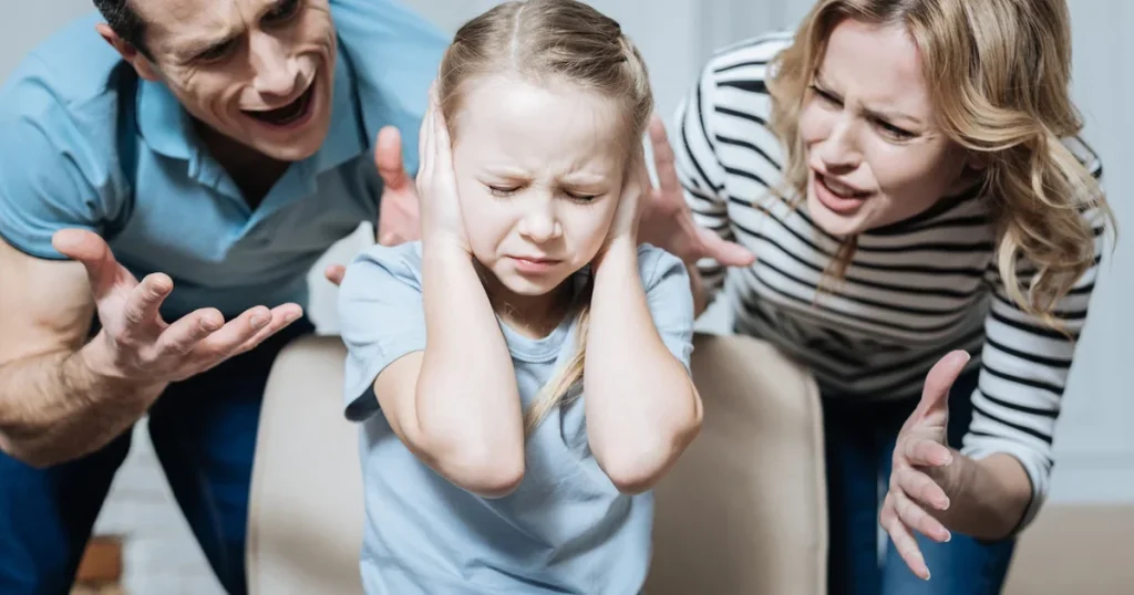 Почему родители кричат на детей